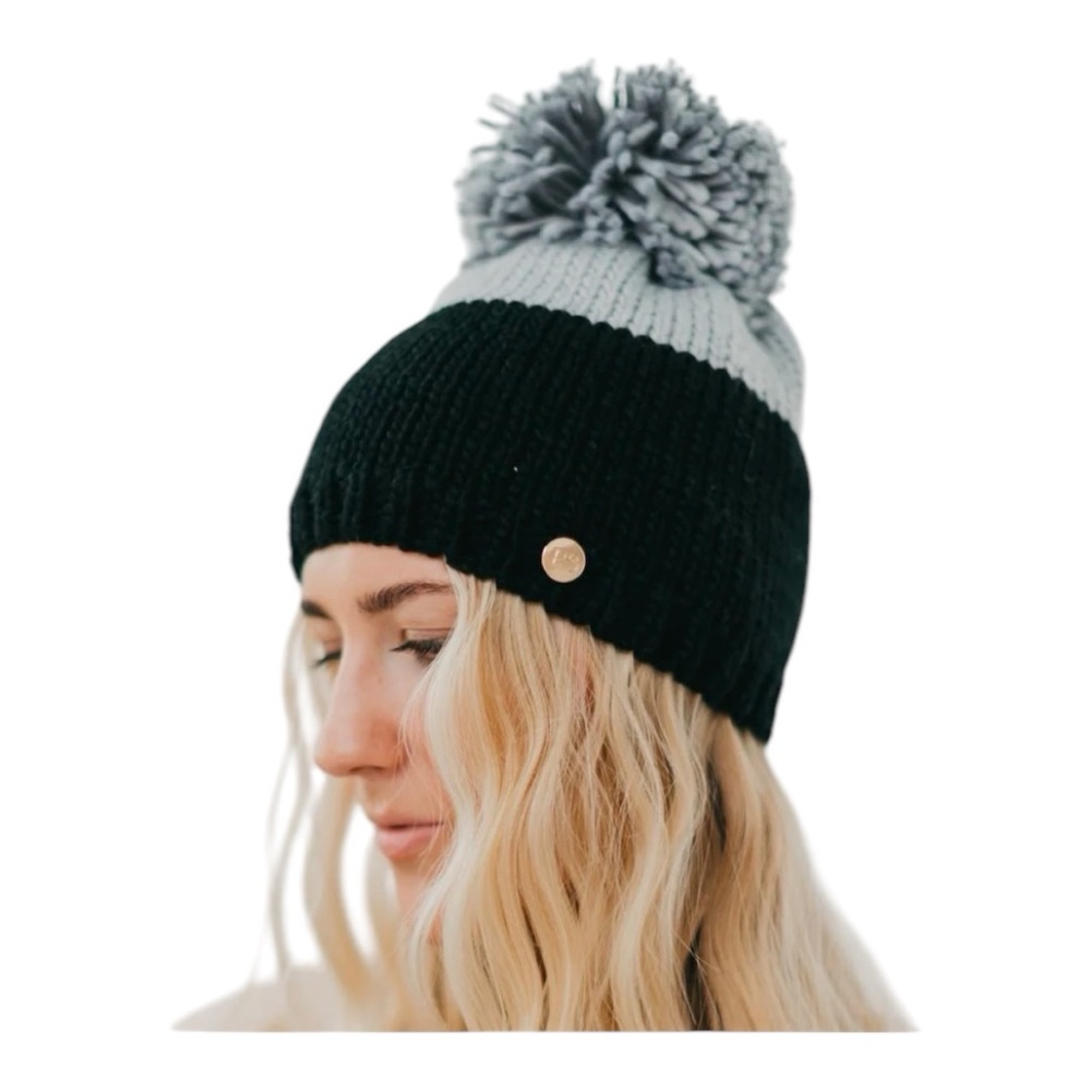 New alpine snow beanie in the colors black / gray